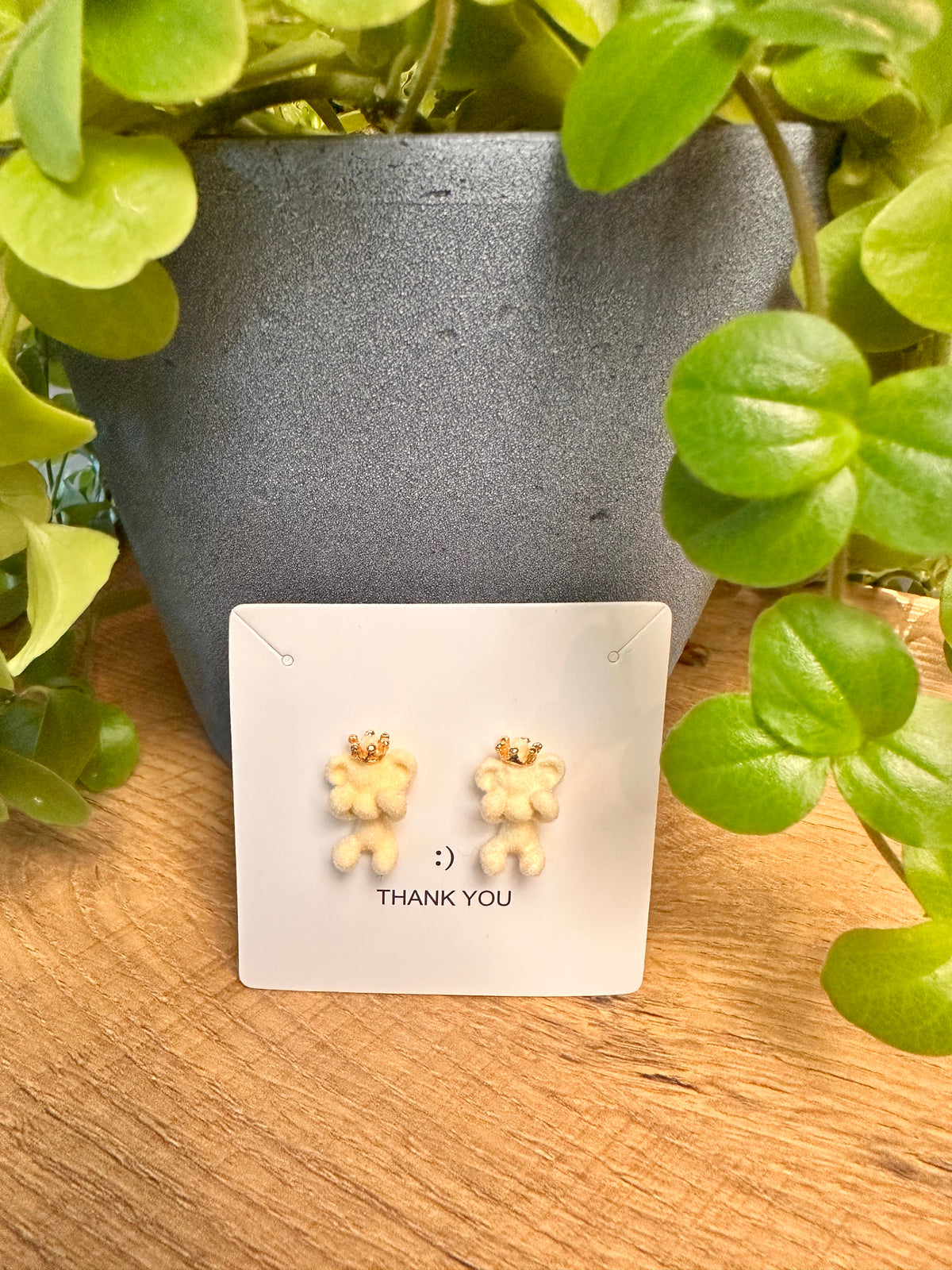 🐻 Flauschige Teddybär Ohrstecker mit Krönchen 👑✨