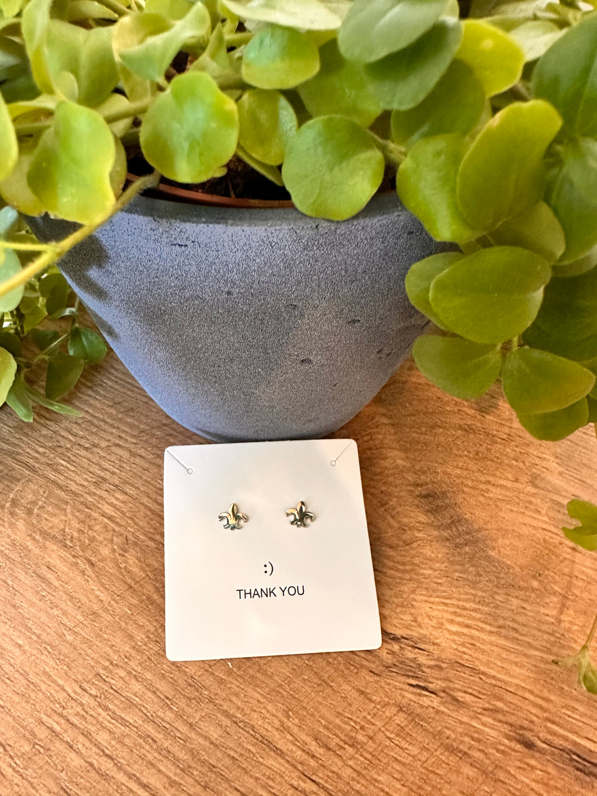 Antike Speerspitzen-Ohrstecker – Eleganz in Gold, Silber & Roségold