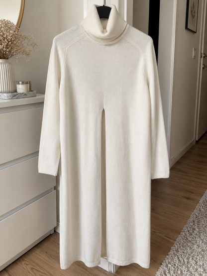 Langer Strickpullover mit Frontschlitz