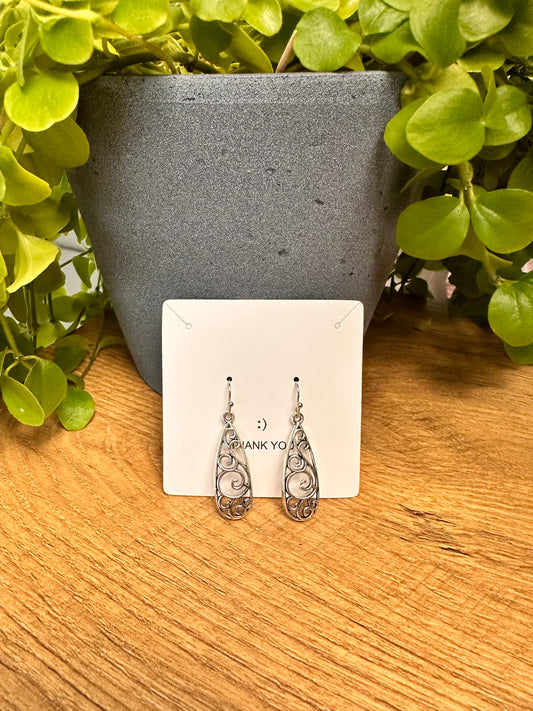 Elegante Filigran-Ohrringe – Zeitlose Schönheit im verspielten Design ✨