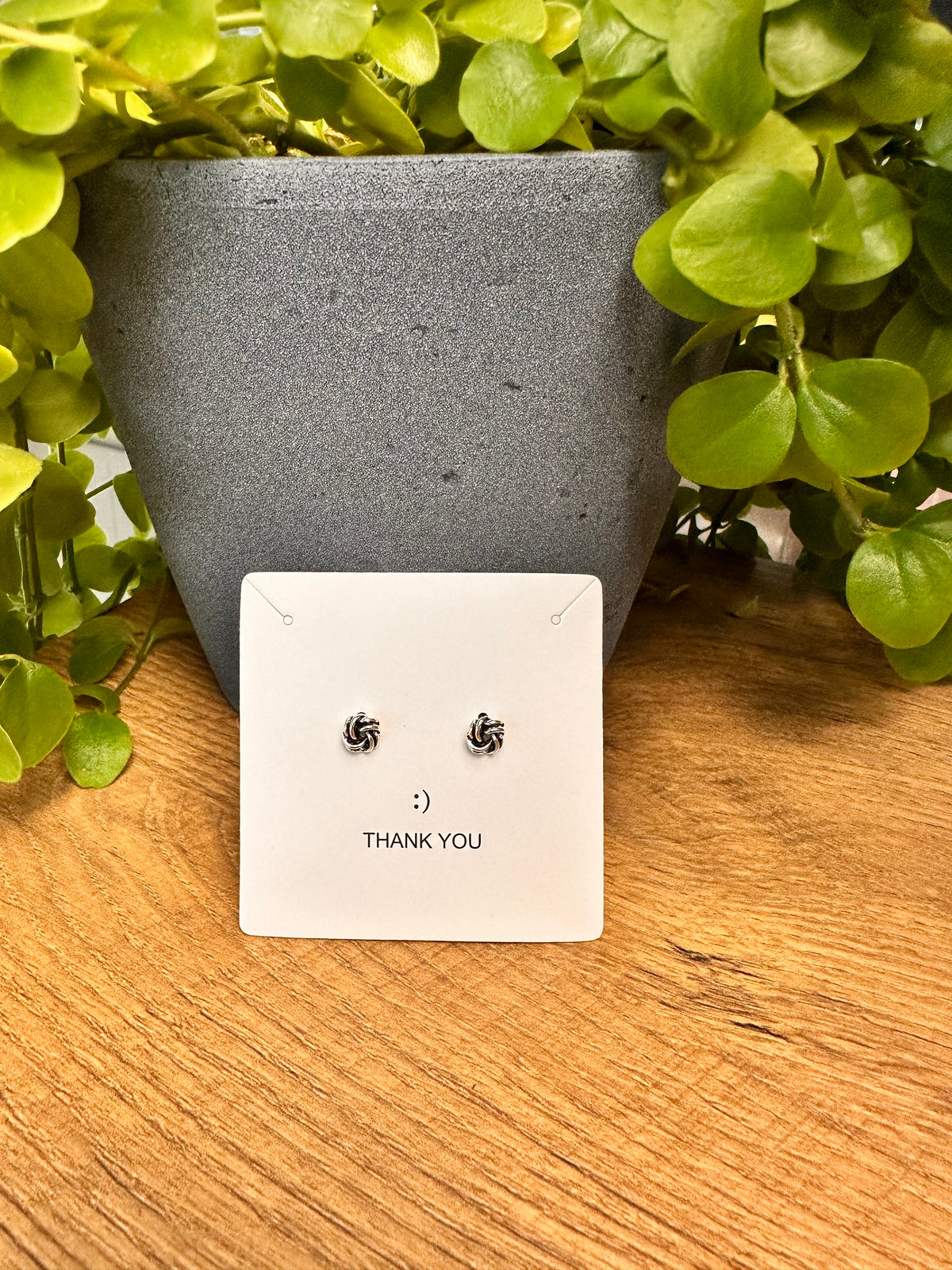 Knoten-Ohrstecker – Symbol für Verbundenheit🌟