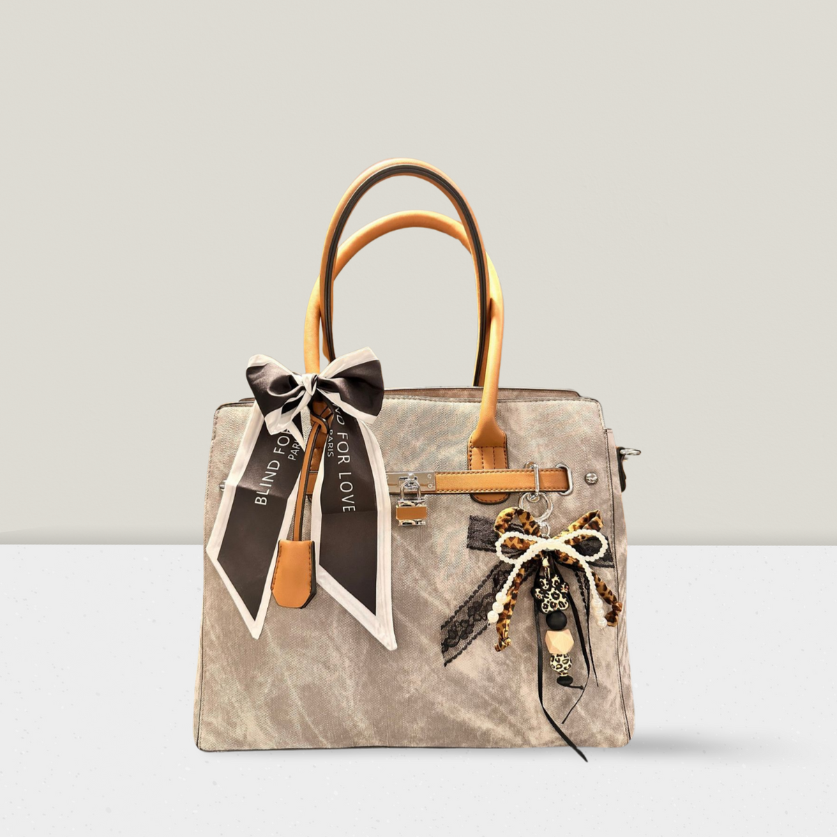 Tres-Chic Handtasche