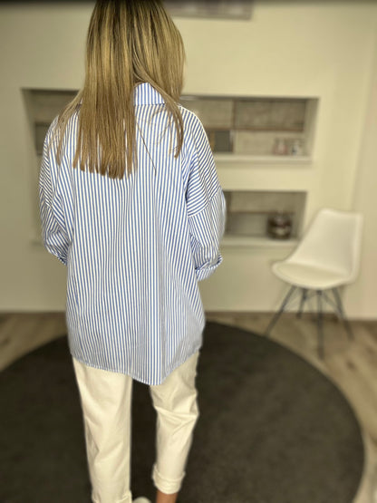 Streifenliebe mit Twist – Bluse im Mustermix! 💙🌀