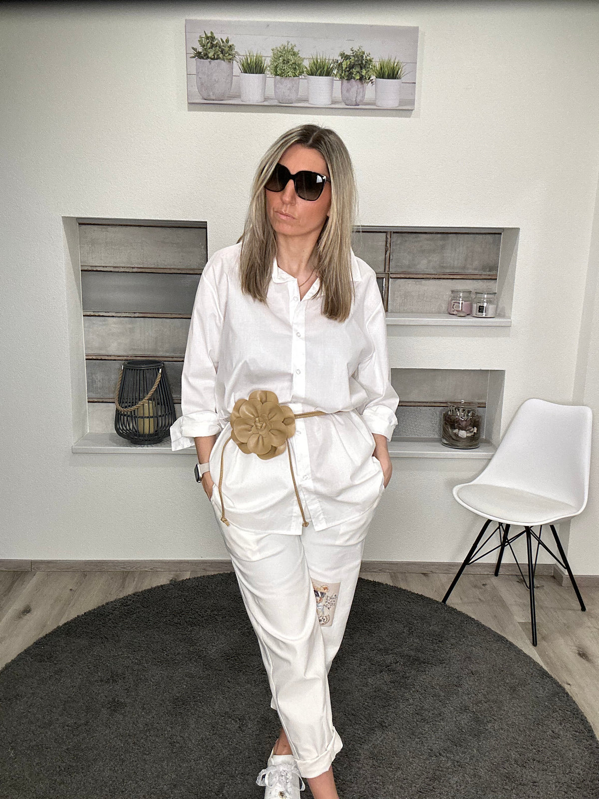 Oversize-Bluse mit Leo-Stern – Klassisch trifft Statement!