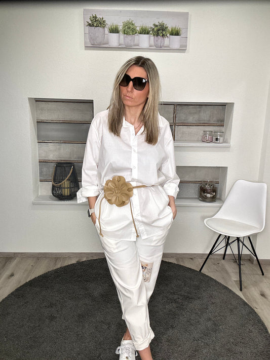 Oversize-Bluse mit Leo-Stern – Klassisch trifft Statement!