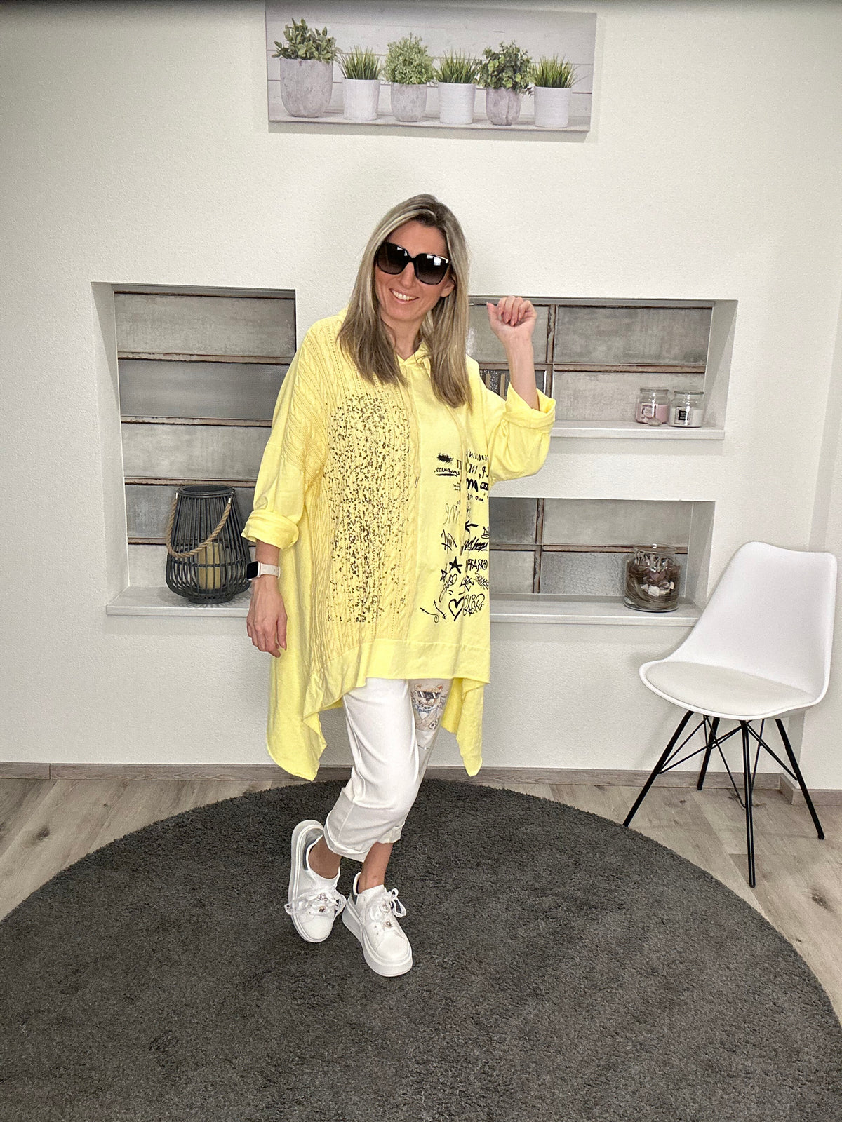 Asymmetrischer Hoodie mit Glitzer & Print! 💫🖤