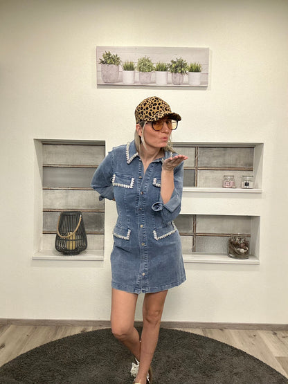 ✨ "Jeanius Chic" – Denimkleid mit Glitzer-Upgrade 👗
