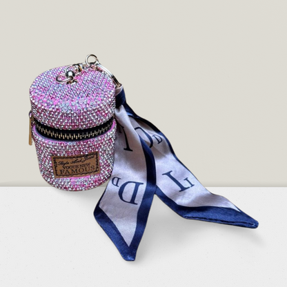 👜 Mini Glam Crush – Strass-Case mit Charme & Schleife 👜