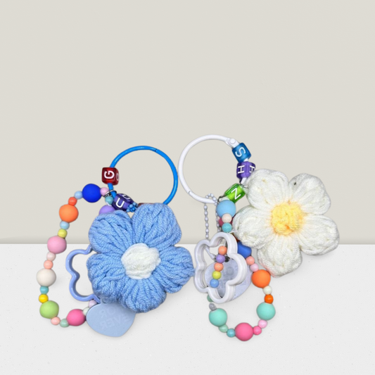 Zauberhafter Blumen-Anhänger in Blau und Weiß 🌸