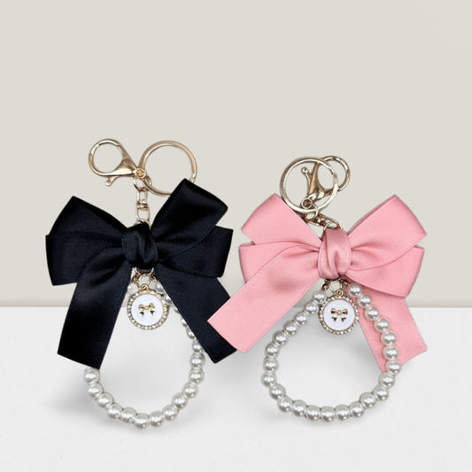 ✨ Pearl Bow Charm – Eleganter Schleifen-Anhänger mit Perlen & Medaillon ✨